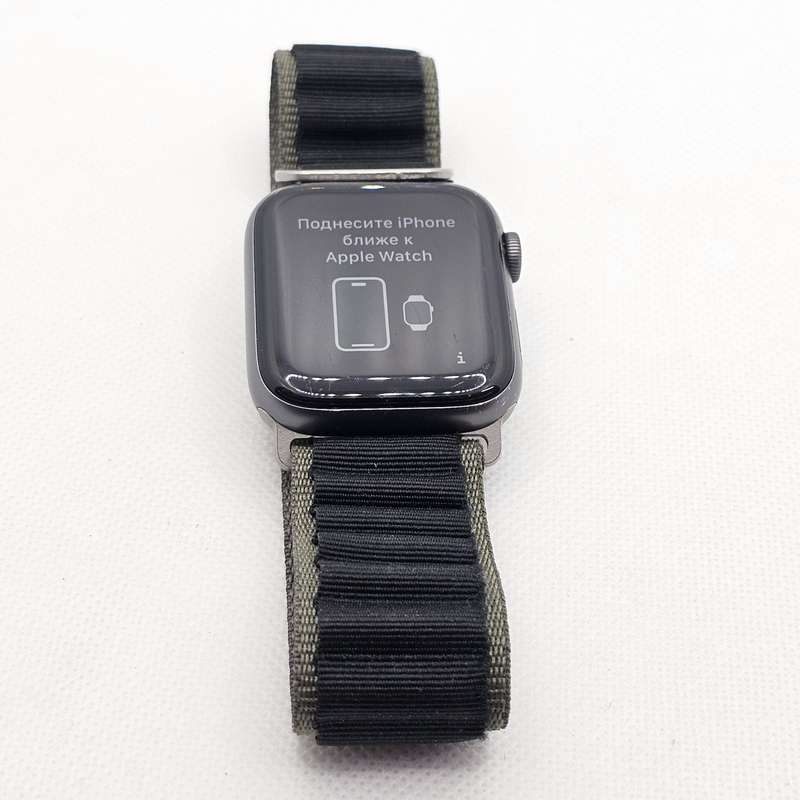 Apple Watch Series 4 44mm GPS Only Space Gray (3 Month Warranty) - With Green Straps