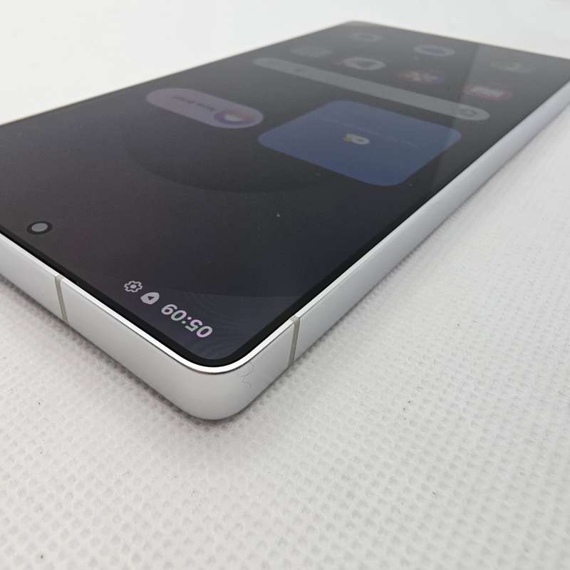 Samsung Galaxy S25 Ultra 256GB Silver (12 Month Warranty) - Mint Condition