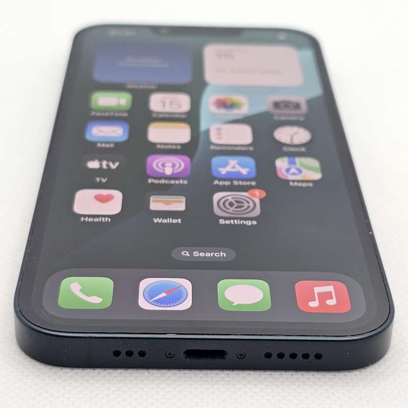 iPhone 13 128GB Midnight (6 Month Warranty) + Screen Protector Bundle Value: R200