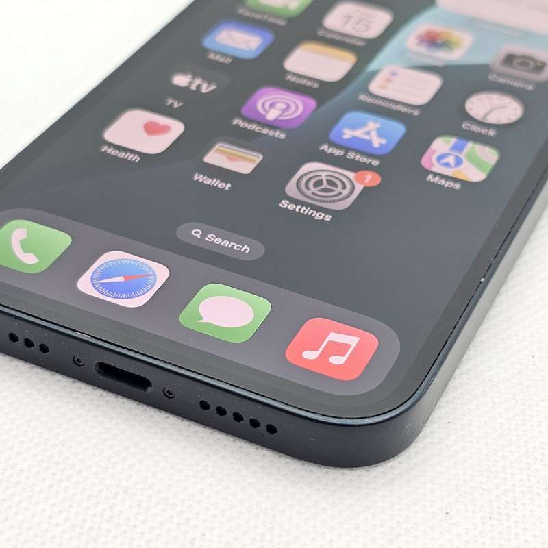 iPhone 13 128GB Midnight (6 Month Warranty) + Screen Protector Bundle Value: R200