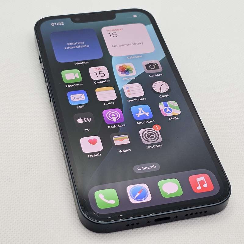 iPhone 13 128GB Midnight (6 Month Warranty) + Screen Protector Bundle Value: R200