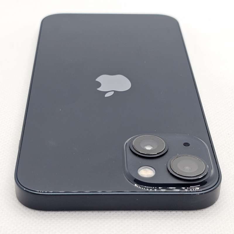 iPhone 13 128GB Midnight (6 Month Warranty) + Screen Protector Bundle Value: R200