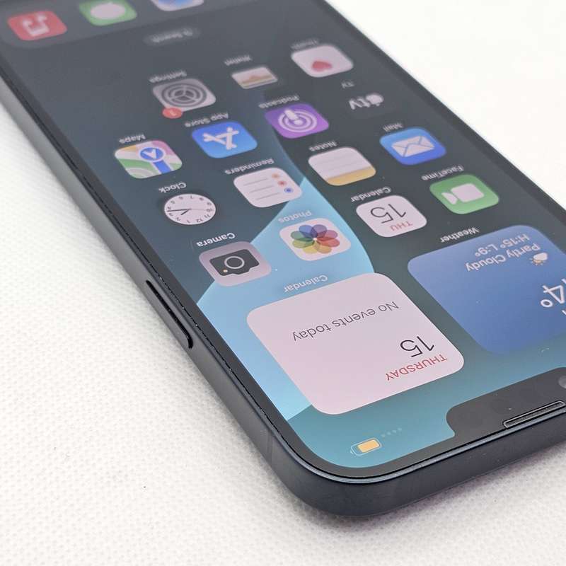 iPhone 14 Plus 256GB Midnight (12 Month Warranty) + Screen Protector Bundle Value: R200