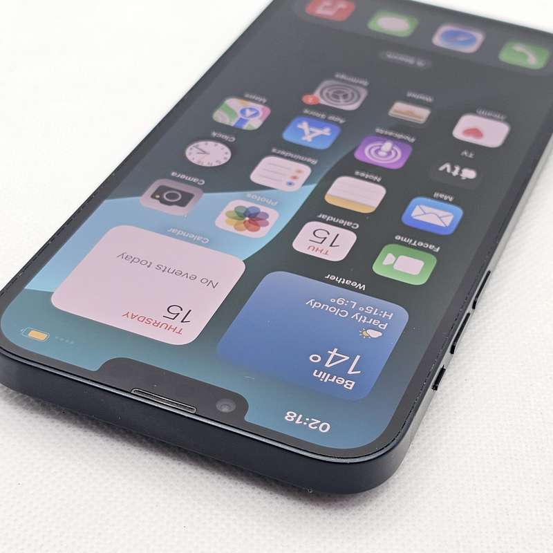 iPhone 14 Plus 256GB Midnight (12 Month Warranty) + Screen Protector Bundle Value: R200