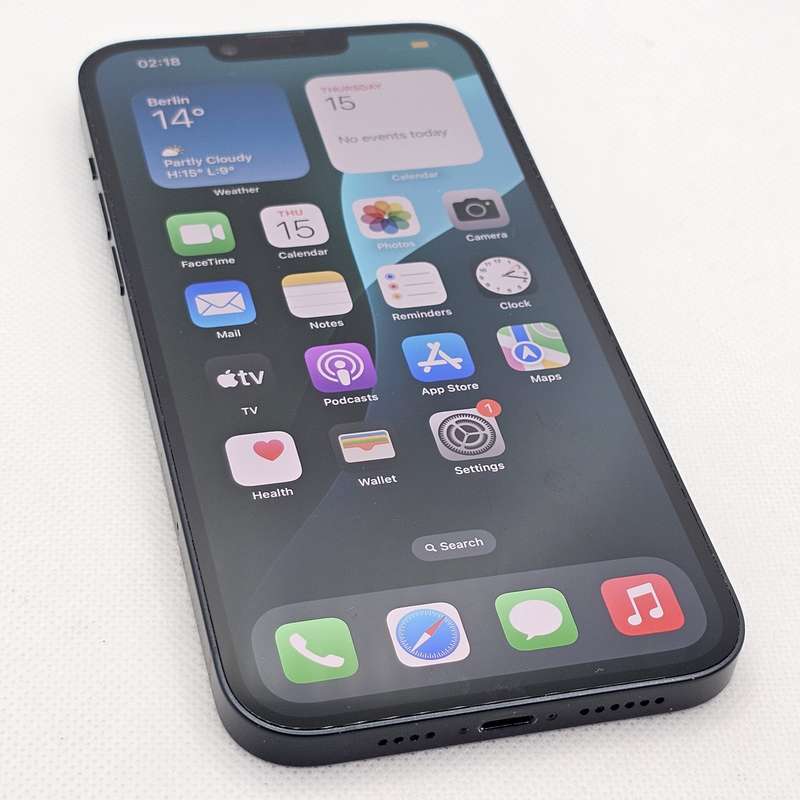 iPhone 14 Plus 256GB Midnight (12 Month Warranty) + Screen Protector Bundle Value: R200