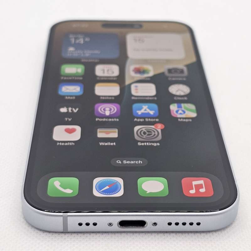 iPhone 15 128GB Dark Spot Blue (12 Month Warranty) + Screen Protector Bundle Value: R200