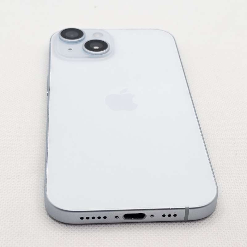 iPhone 15 128GB Dark Spot Blue (12 Month Warranty) + Screen Protector Bundle Value: R200