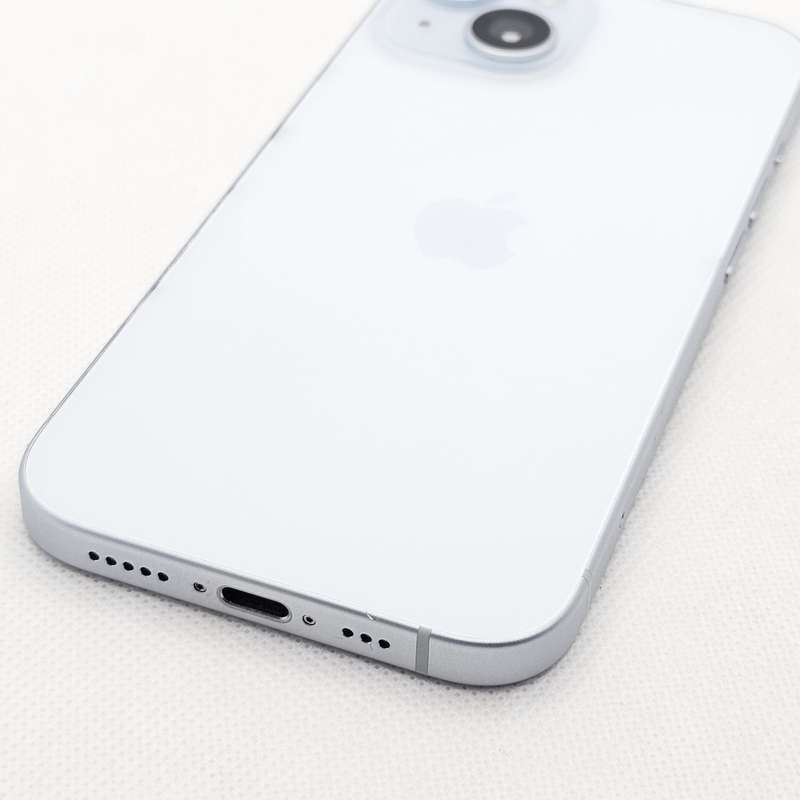 iPhone 15 128GB Dark Spot Blue (12 Month Warranty) + Screen Protector Bundle Value: R200
