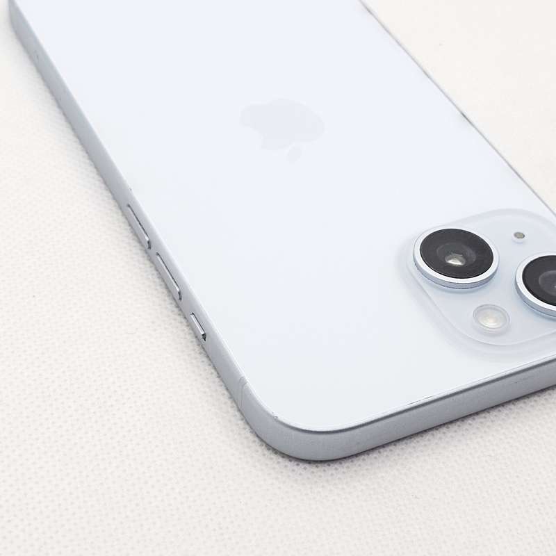 iPhone 15 128GB Dark Spot Blue (12 Month Warranty) + Screen Protector Bundle Value: R200