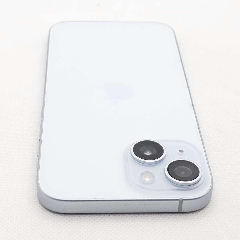 iPhone 15 128GB Dark Spot Blue (12 Month Warranty) + Screen Protector Bundle Value: R200