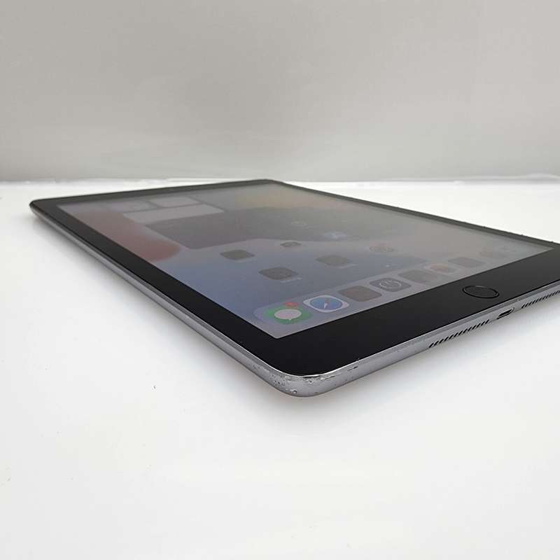 iPad 9.7" 5th Gen 32GB (Wifi Only) No Home Button| No Touch ID Silver