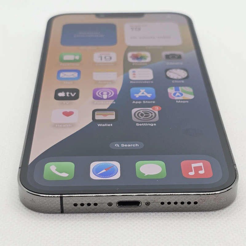 iPhone 13 Pro Max 256GB Graphite (12 Month Warranty) + Cover And Screen Protector Bundle Value: R400