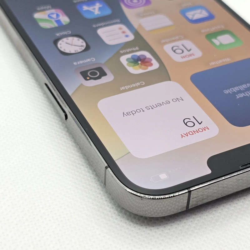 iPhone 13 Pro Max 256GB Graphite (12 Month Warranty) + Cover And Screen Protector Bundle Value: R400