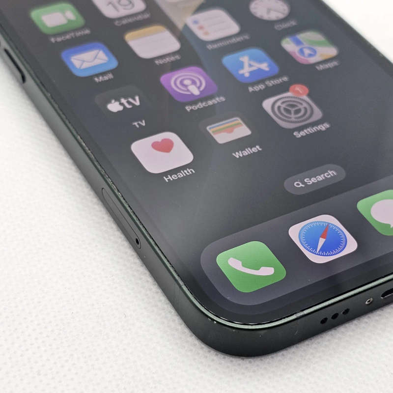 iPhone 13 128GB Green (6 Month Warranty) + Screen Protector Bundle Value: R200