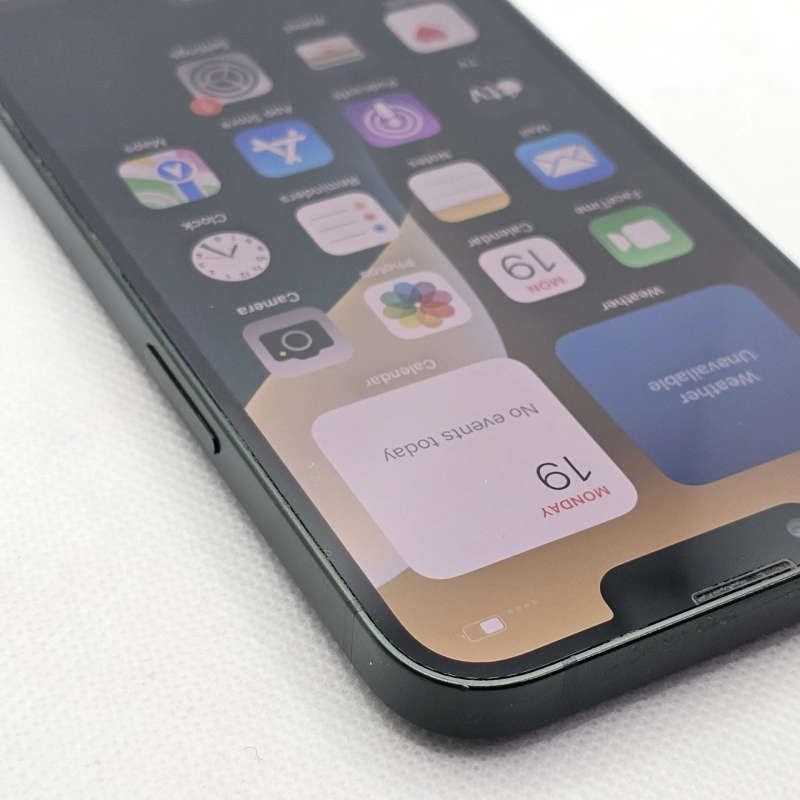 iPhone 13 128GB Green (6 Month Warranty) + Screen Protector Bundle Value: R200