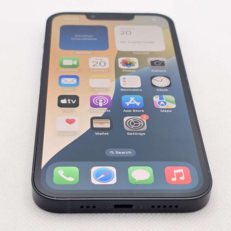 iPhone 13 128GB Midnight (6 Month Warranty) + Screen Protector Bundle Value: R200