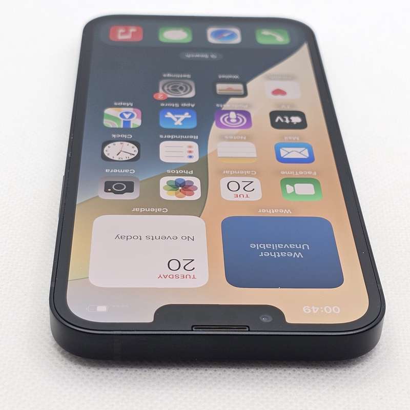 iPhone 13 128GB Midnight (6 Month Warranty) + Screen Protector Bundle Value: R200