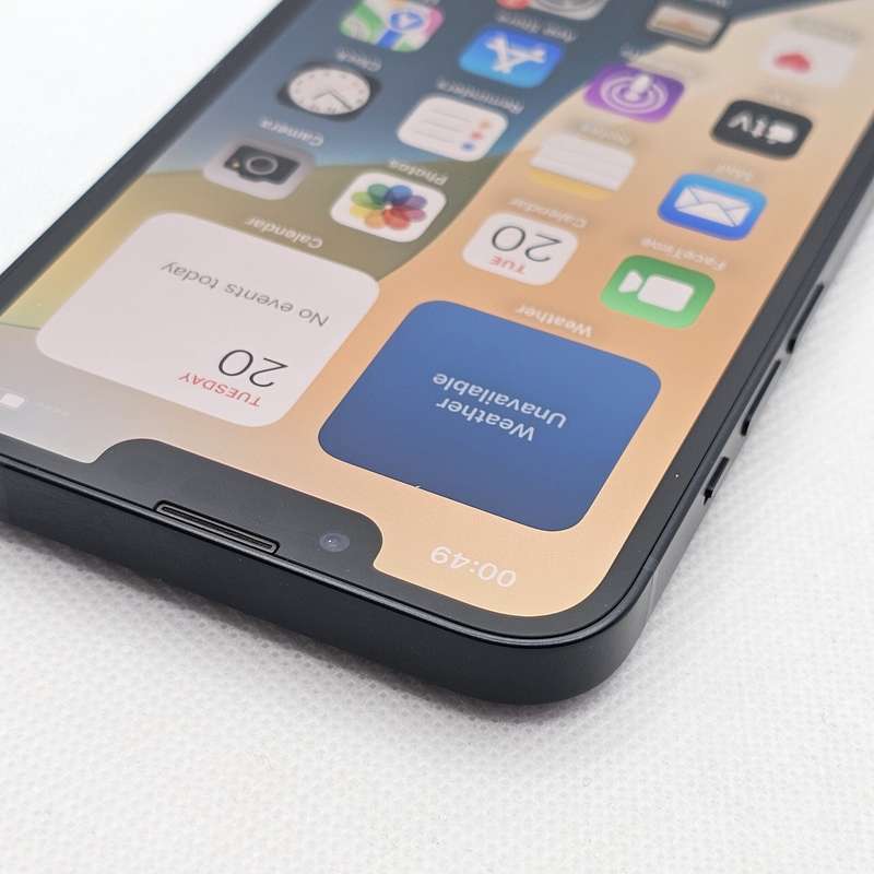 iPhone 13 128GB Midnight (6 Month Warranty) + Screen Protector Bundle Value: R200