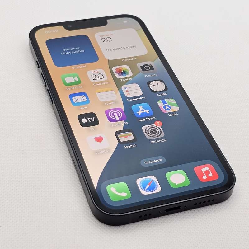 iPhone 13 128GB Midnight (6 Month Warranty) + Screen Protector Bundle Value: R200