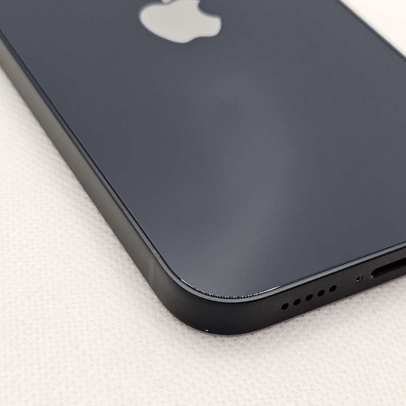 iPhone 13 128GB Midnight (6 Month Warranty) + Screen Protector Bundle Value: R200