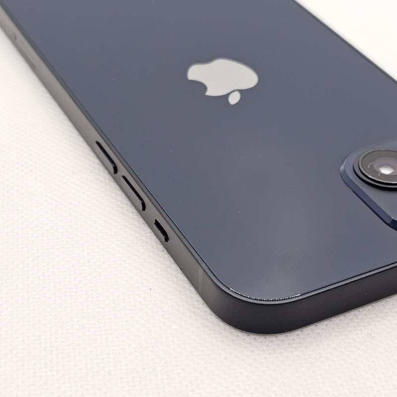 iPhone 13 128GB Midnight (6 Month Warranty) + Screen Protector Bundle Value: R200