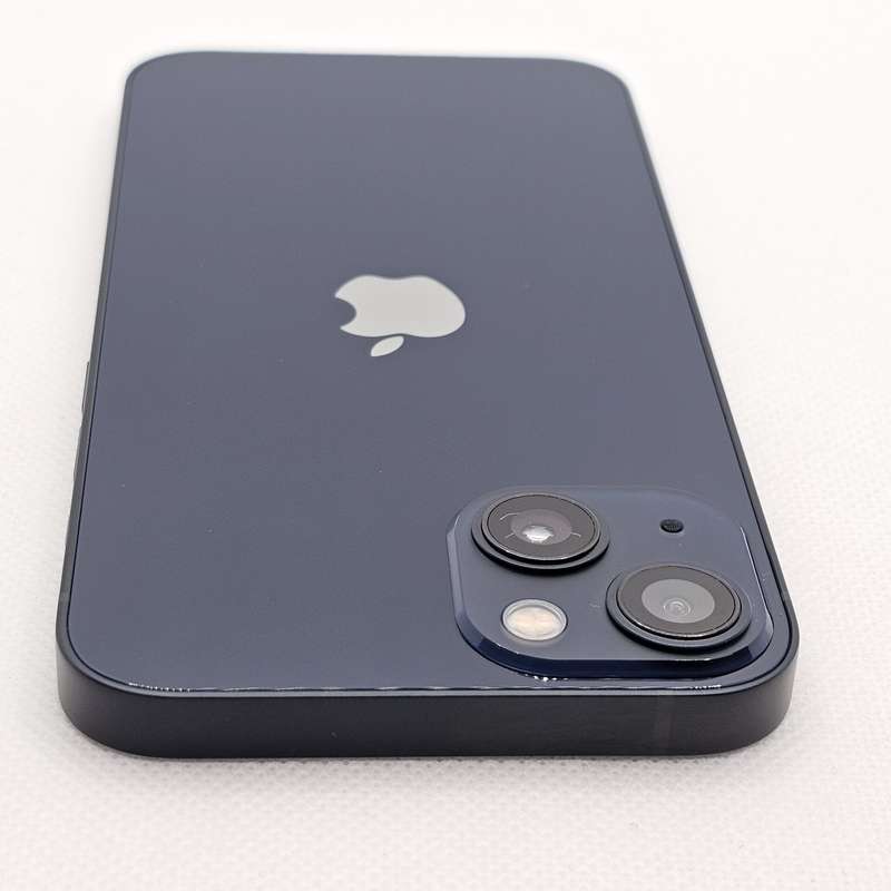 iPhone 13 128GB Midnight (6 Month Warranty) + Screen Protector Bundle Value: R200