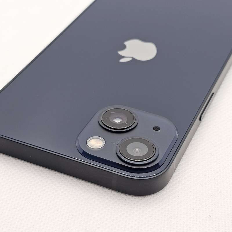iPhone 13 128GB Midnight (6 Month Warranty) + Screen Protector Bundle Value: R200