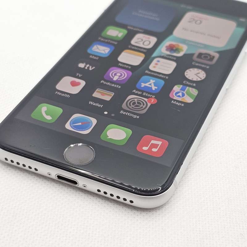 iPhone SE 2020 64GB Chipped Screen White (3 Month Warranty)