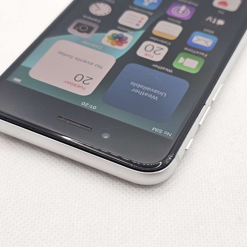 iPhone SE 2020 64GB Chipped Screen White (3 Month Warranty)