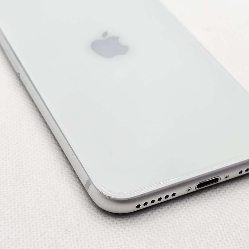 iPhone SE 2020 64GB Chipped Screen White (3 Month Warranty)