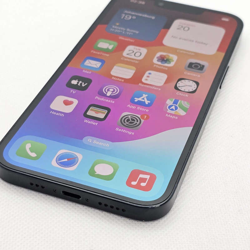 iPhone 13 256GB Midnight (6 Month Warranty) + Screen Protector Bundle Value: R200