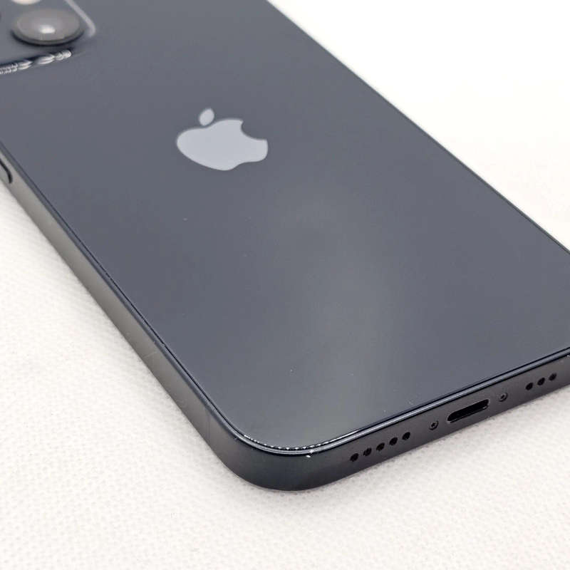iPhone 13 256GB Midnight (6 Month Warranty) + Screen Protector Bundle Value: R200