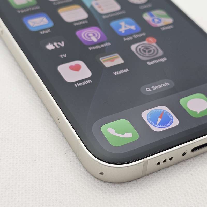 iPhone 13 128GB Starlight (6 Month Warranty) + Screen Protector Bundle Value: R200