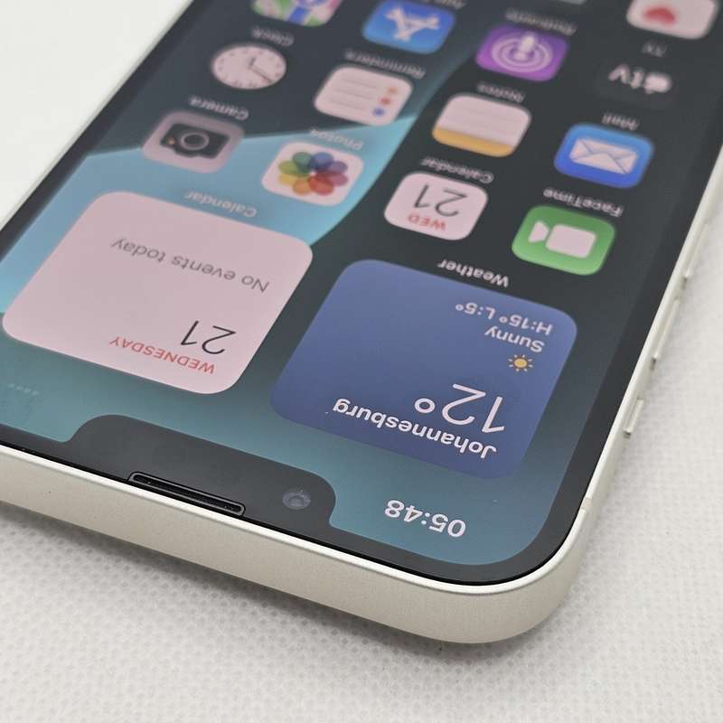 iPhone 13 128GB Starlight (6 Month Warranty) + Screen Protector Bundle Value: R200