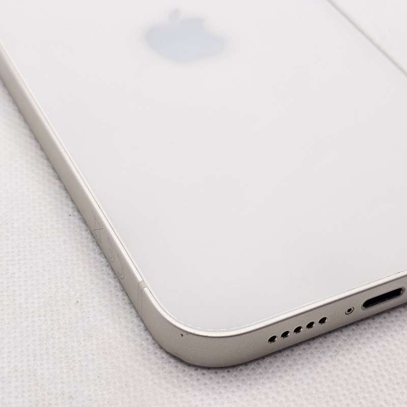 iPhone 13 128GB Starlight (6 Month Warranty) + Screen Protector Bundle Value: R200