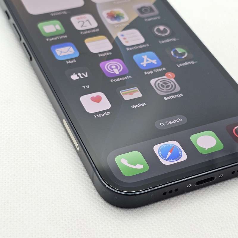 iPhone 13 128GB Midnight (6 Month Warranty) + Screen Protector Bundle Value: R200