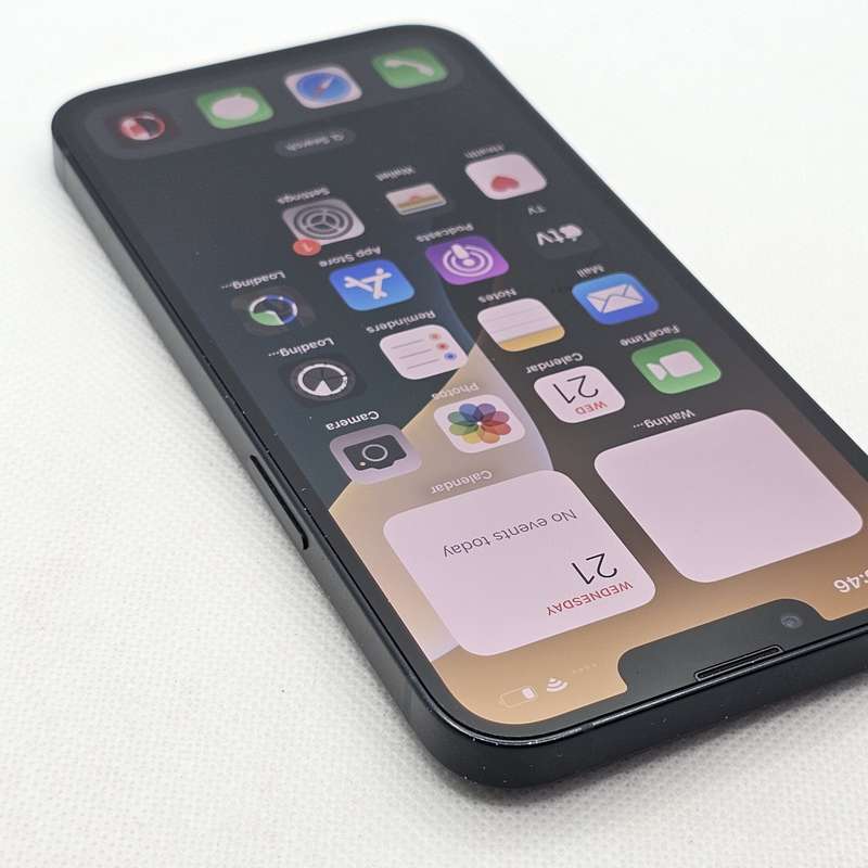 iPhone 13 128GB Midnight (6 Month Warranty) + Screen Protector Bundle Value: R200