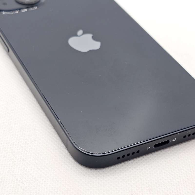 iPhone 13 128GB Midnight (6 Month Warranty) + Screen Protector Bundle Value: R200