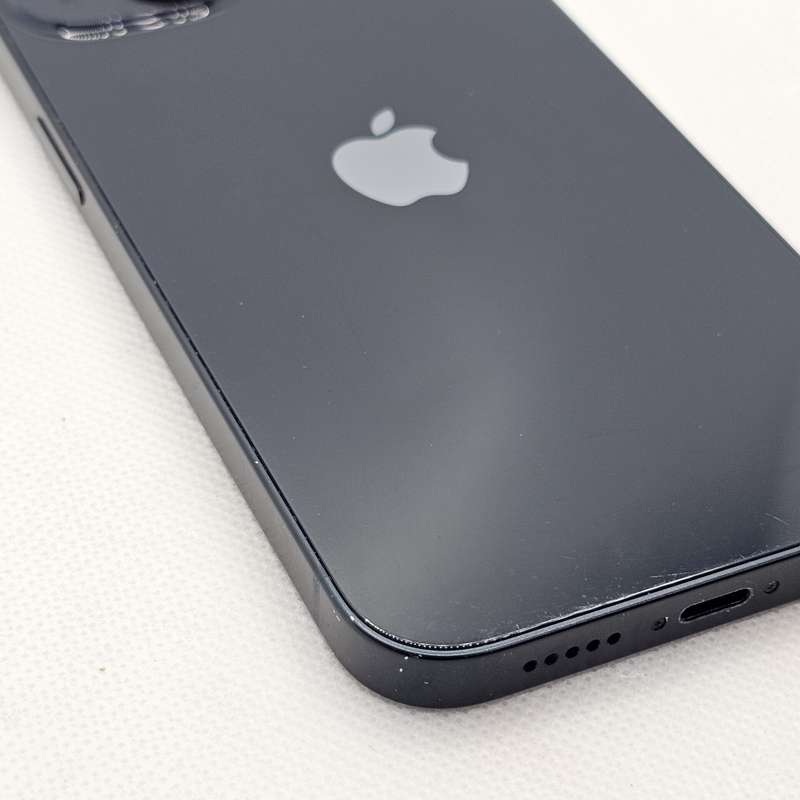 iPhone 13 128GB Midnight (6 Month Warranty) + Screen Protector Bundle Value: R200