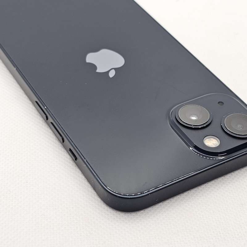 iPhone 13 128GB Midnight (6 Month Warranty) + Screen Protector Bundle Value: R200