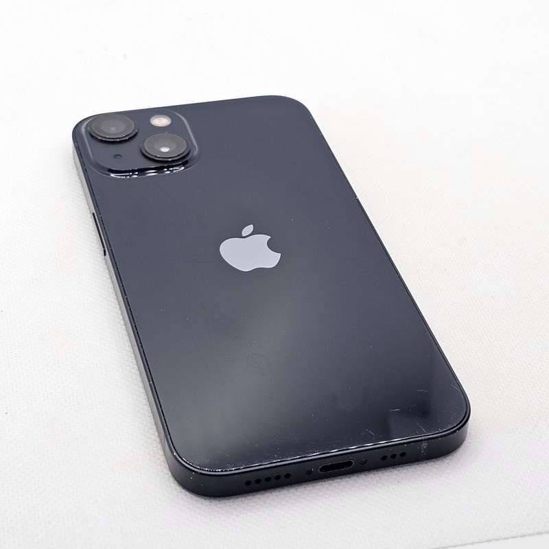 iPhone 13 128GB Midnight (6 Month Warranty) + Screen Protector Bundle Value: R200