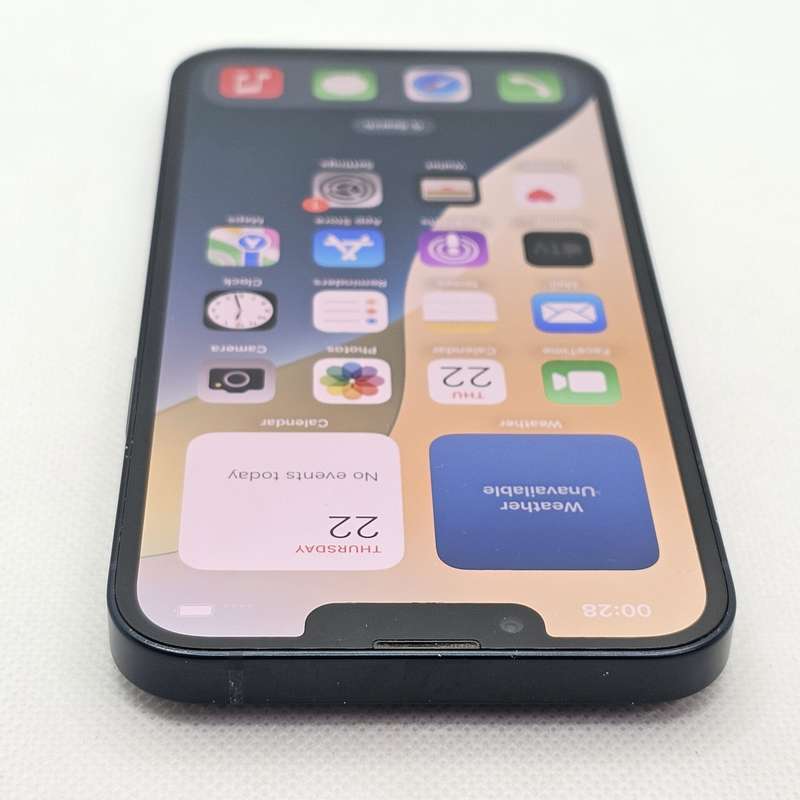 iPhone 13 128GB Midnight (6 Month Warranty) + Screen Protector Bundle Value: R200