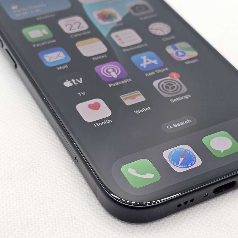 iPhone 15 128GB Black (12 Month Warranty)  + Screen Protector Bundle Value: R200