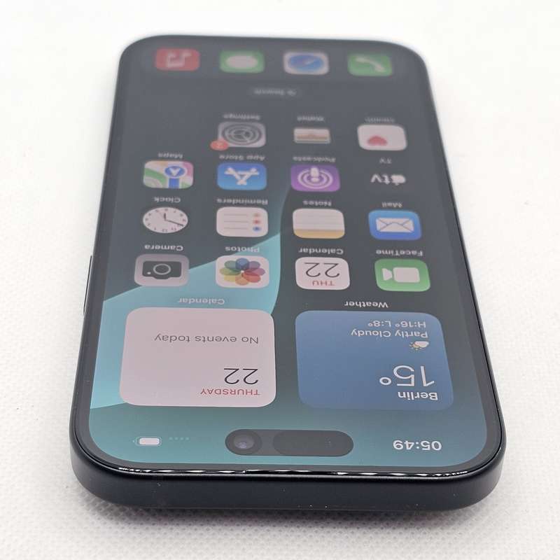 iPhone 15 128GB Black (12 Month Warranty)  + Screen Protector Bundle Value: R200