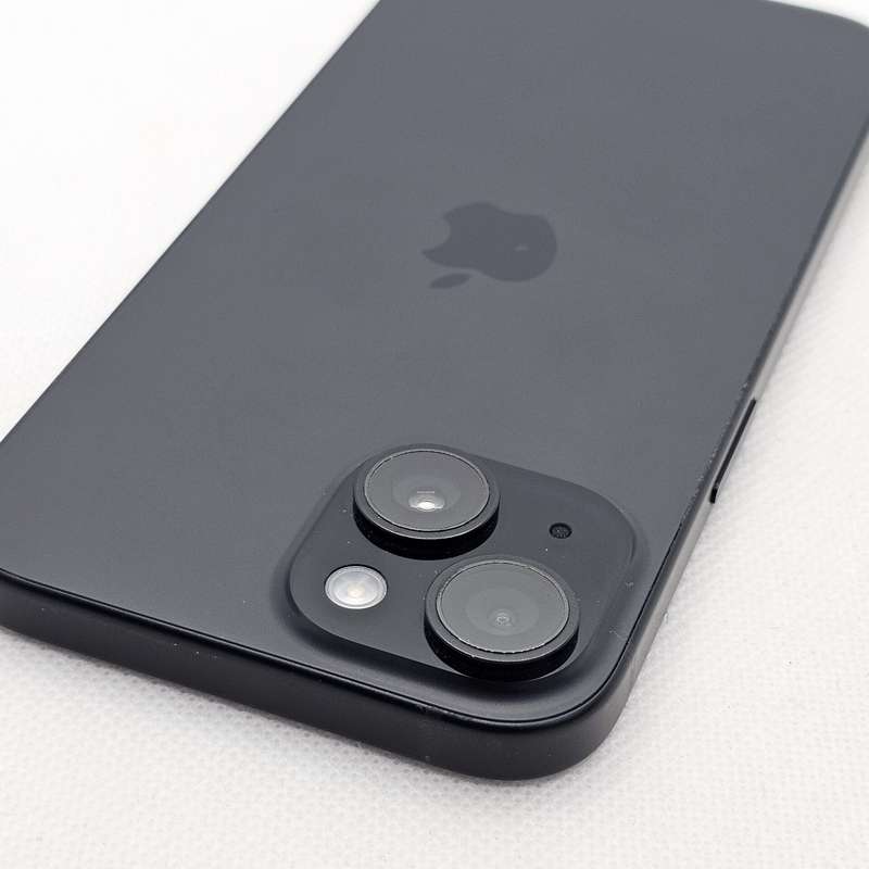 iPhone 15 128GB Black (12 Month Warranty)  + Screen Protector Bundle Value: R200