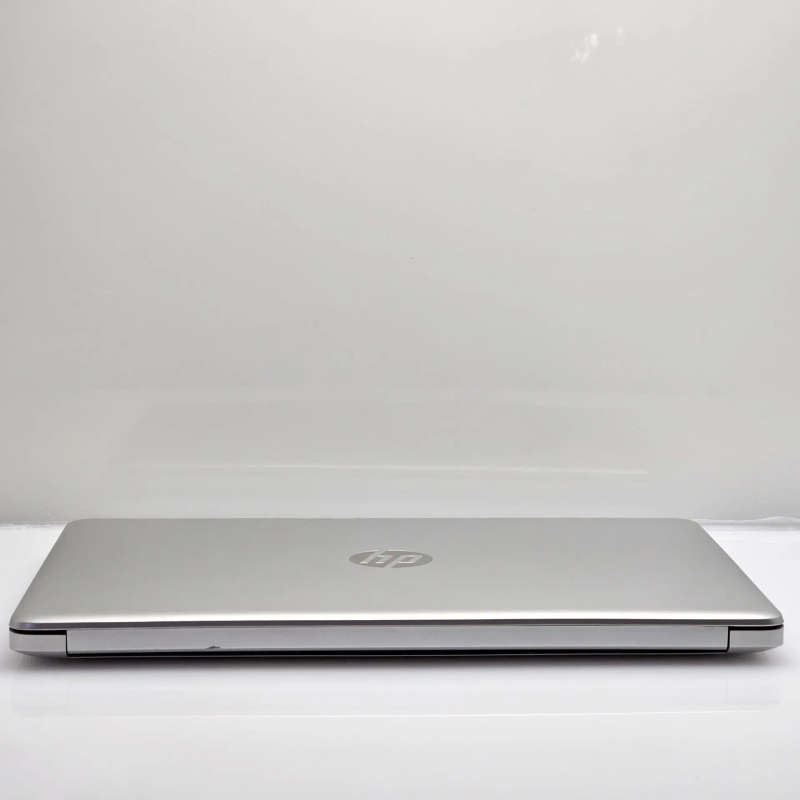 HP 15-da0030ni "Core i5" 1.60GHz 8GB RAM 256GB SSD Silver
