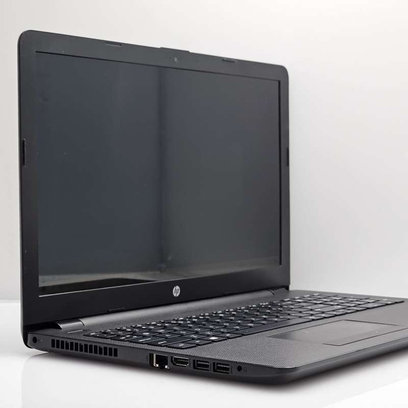 HP 15-rb004ni AMD A4-9120 RADEON R3 2.20GHz 8GB RAM 256GB SSD Black