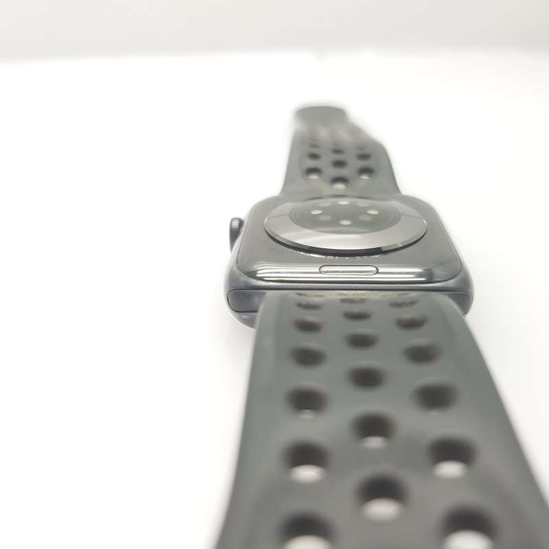 Apple Watch Series 6 44mm Nike  GPS Only Space Gray (3 Month Warranty)