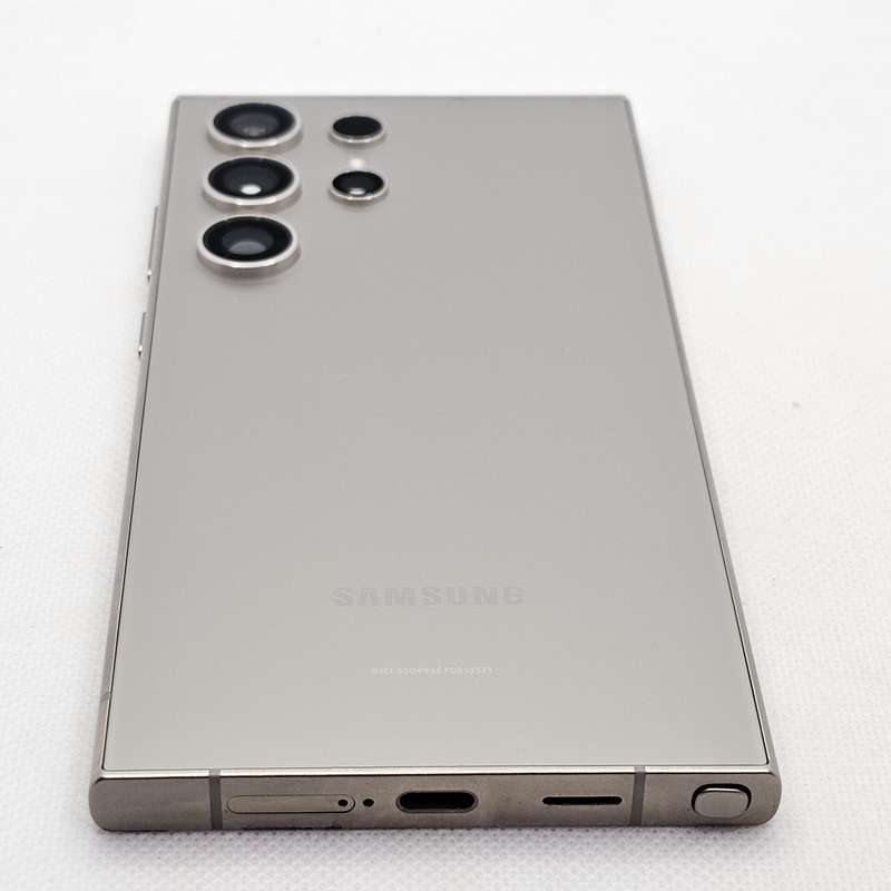 Samsung Galaxy S25 Ultra 256GB Dual Sim Titanium Gray (12 Month Warranty)