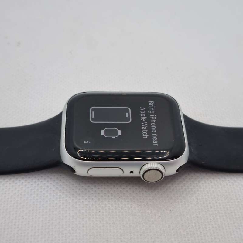 Apple Watch Series 4 Nike Plus 40mm GPS Only Silver (3 Month Warranty) - With Black Straps